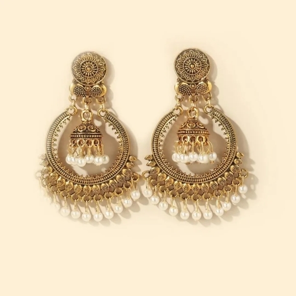 NWT Antique Gold faux pearls jhumka/ pakistani Indian jewellery/ chandbali - Picture 2 of 3